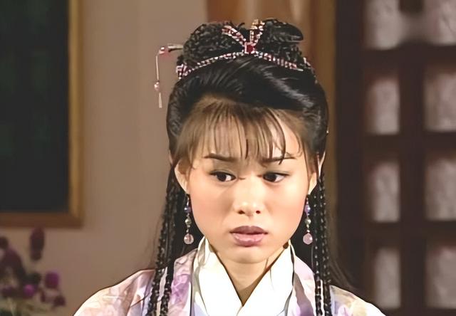 女人梦见看电影是什么预兆（梦见看电影是什么预兆梦见看两场电影）