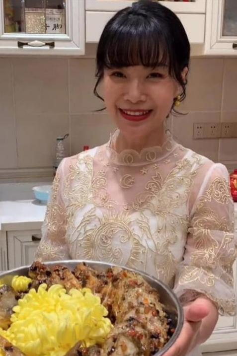 抖音美食博主起名字（抖音美食博主的简介怎么写的）