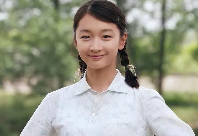 女人梦见看电影是什么预兆（梦见看电影是什么预兆梦见看两场电影）