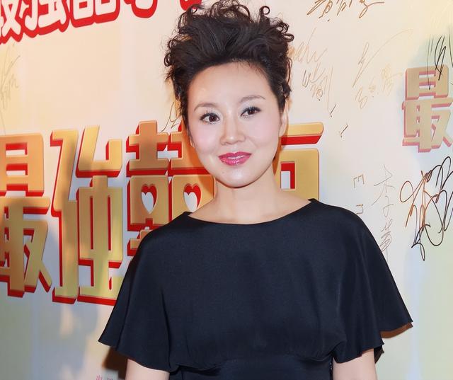 女人梦见看电影是什么预兆（梦见看电影是什么预兆梦见看两场电影）