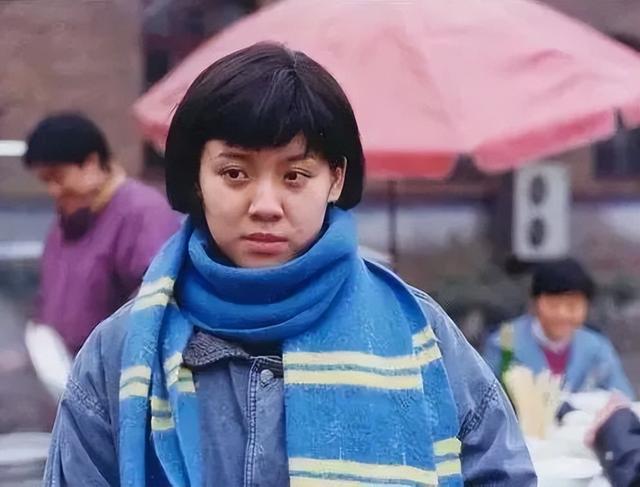 女人梦见看电影是什么预兆（梦见看电影是什么预兆梦见看两场电影）