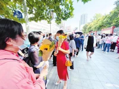 阳光帅气的男孩网名（男孩阳光的网名）