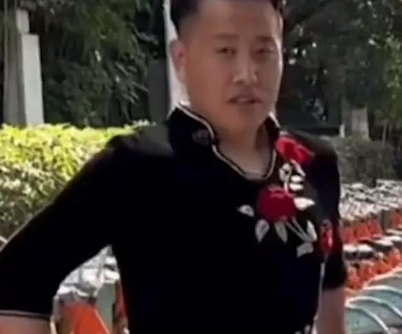 阳光帅气的男孩网名（男孩阳光的网名）