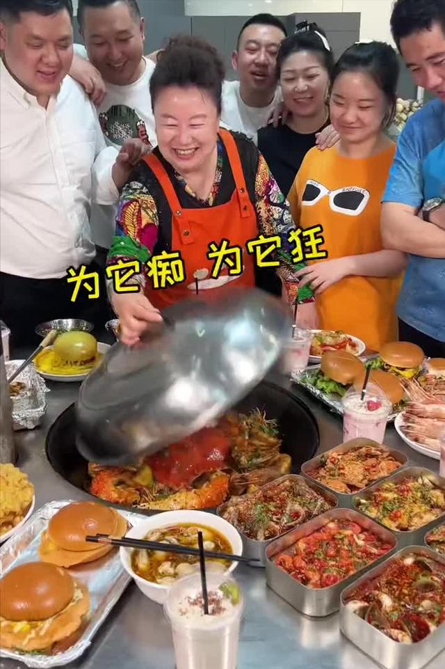 抖音美食博主起名字（抖音美食博主的简介怎么写的）