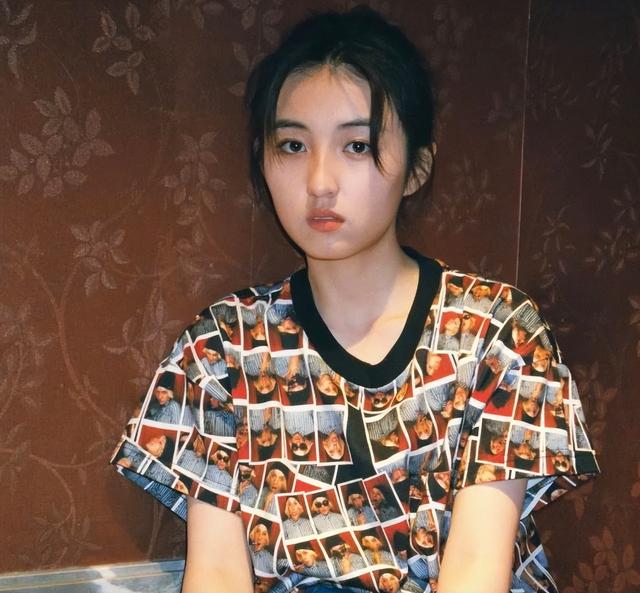 女人梦见看电影是什么预兆（梦见看电影是什么预兆梦见看两场电影）