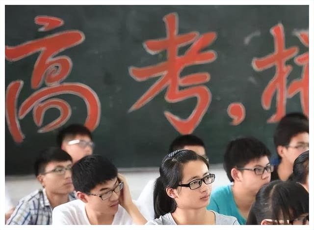 姓蒋的女孩名字打分最高的（姓蒋打分100分的名字大全）