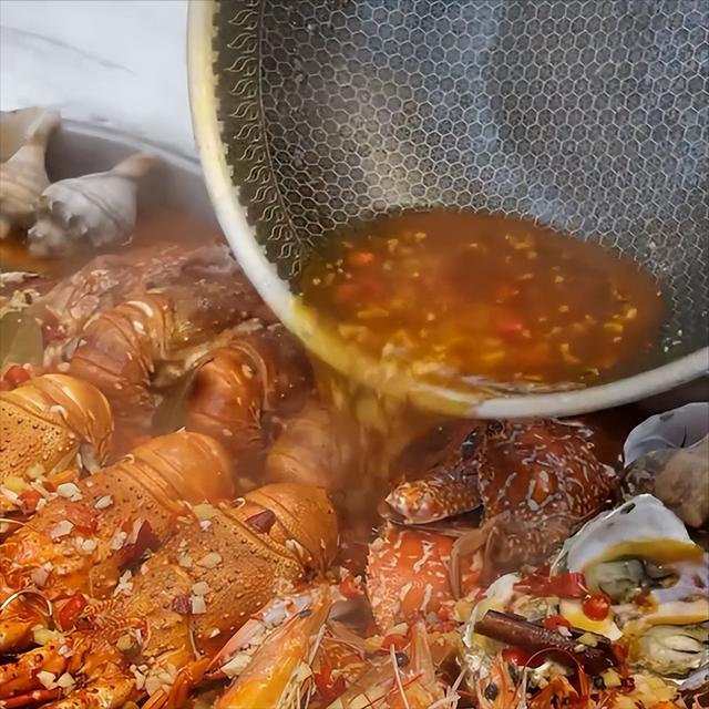 抖音美食博主起名字（抖音美食博主的简介怎么写的）