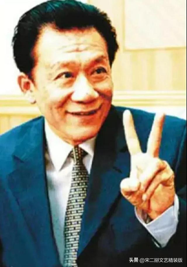 艺名简单大气的名字女叠字（艺名简单大气的名字女英文）