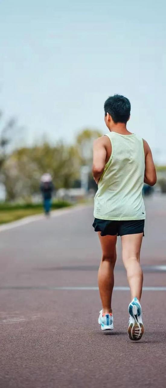女主叫张若琳的小说（陈若琳陈若琳）