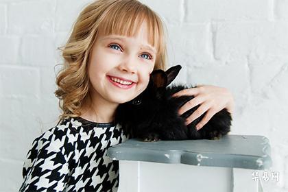 022年农历九月初四日出生的女孩缺火洋气名字大全"