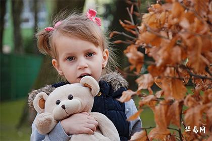 022年农历十月初三日出生的生辰八字缺火的女孩名字"