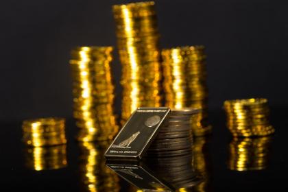 020年农历闰四月初六出生五行缺土女孩怎么起名？"