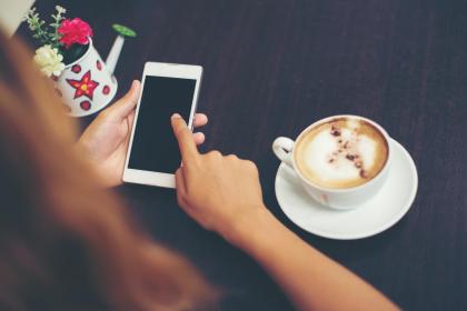 姓杨女孩甜美好听的名字推荐