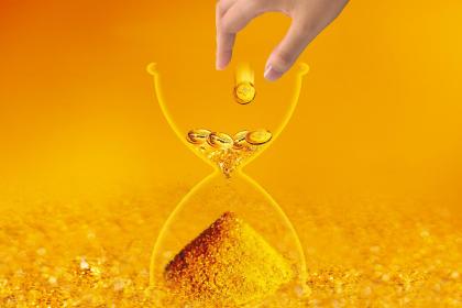 019年7月31号午时出生的女孩起什么名字好听，她的五行是什么？"