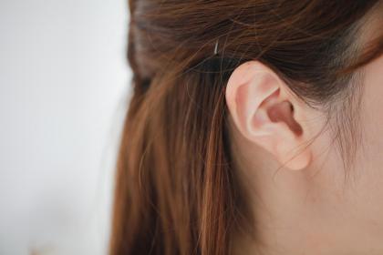 020年正月十六出生的女孩五行缺金新颖好听的名字"