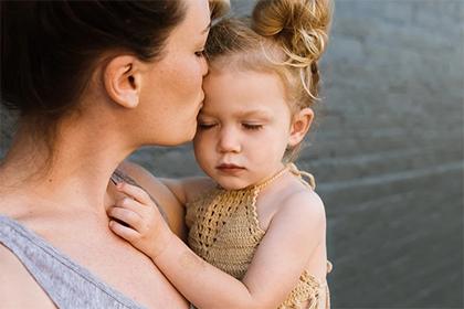 019年8月16丑时出生的女孩起名字怎么取，五行属什么"