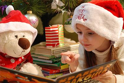 019年7月31号午时出生的女孩起什么名字好听，她的五行是什么？"