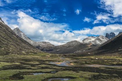 019年12月25号出生的双胞胎男孩如何起名，五行属什么"