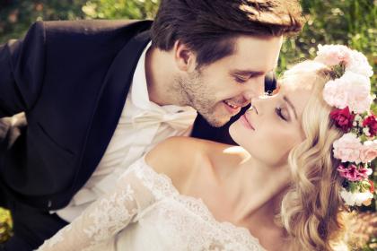 019年七月初九出生的双胞胎女孩怎么样起名，五行属什么"