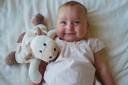 月1号中午12点出生的女宝宝要怎么起名字"