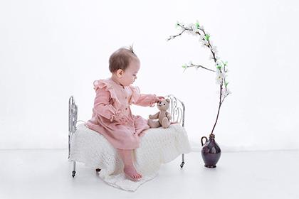 姓董的女孩洋气名字大全，董氏名字推荐